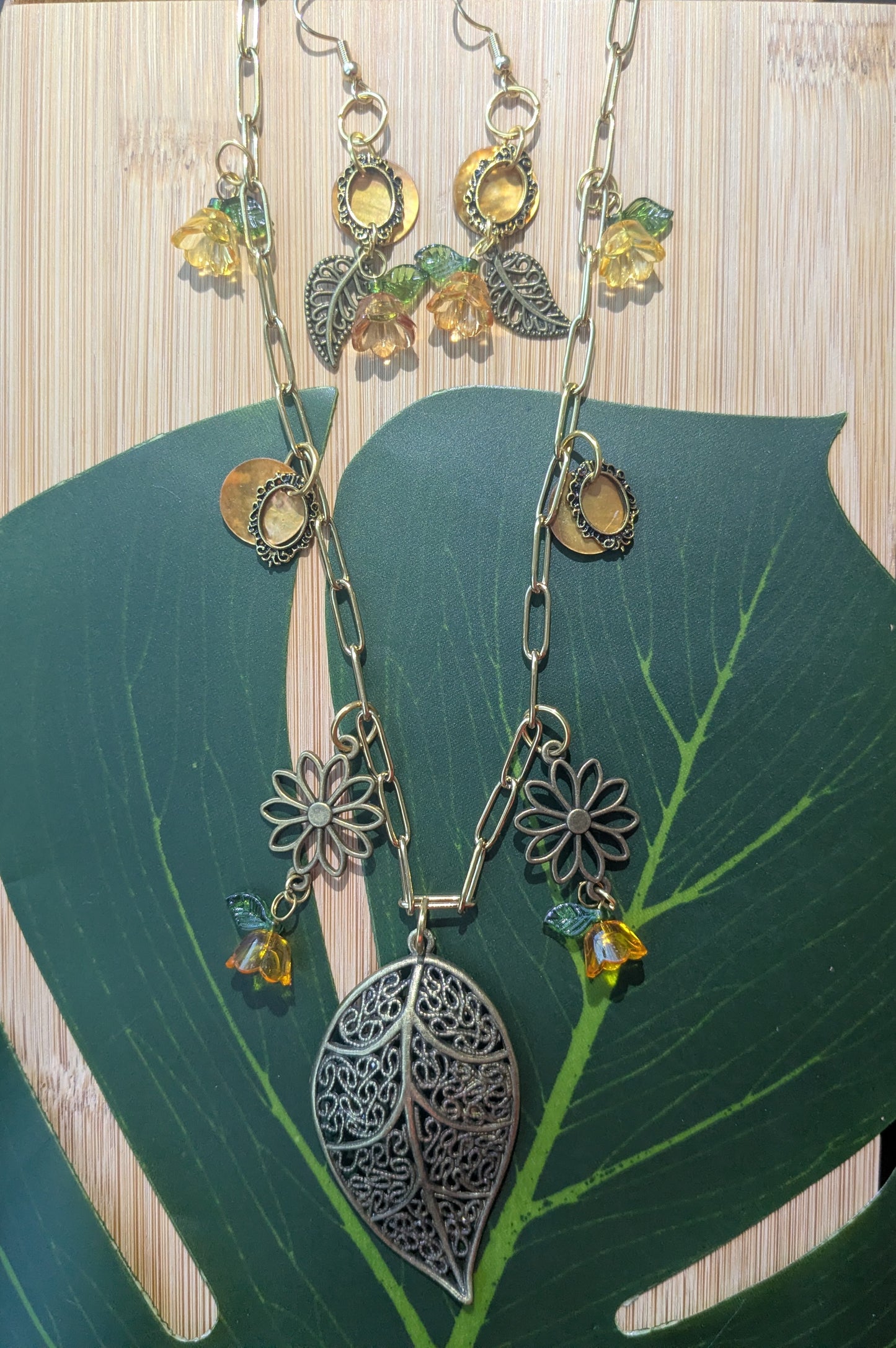 Chain necklace and earring set