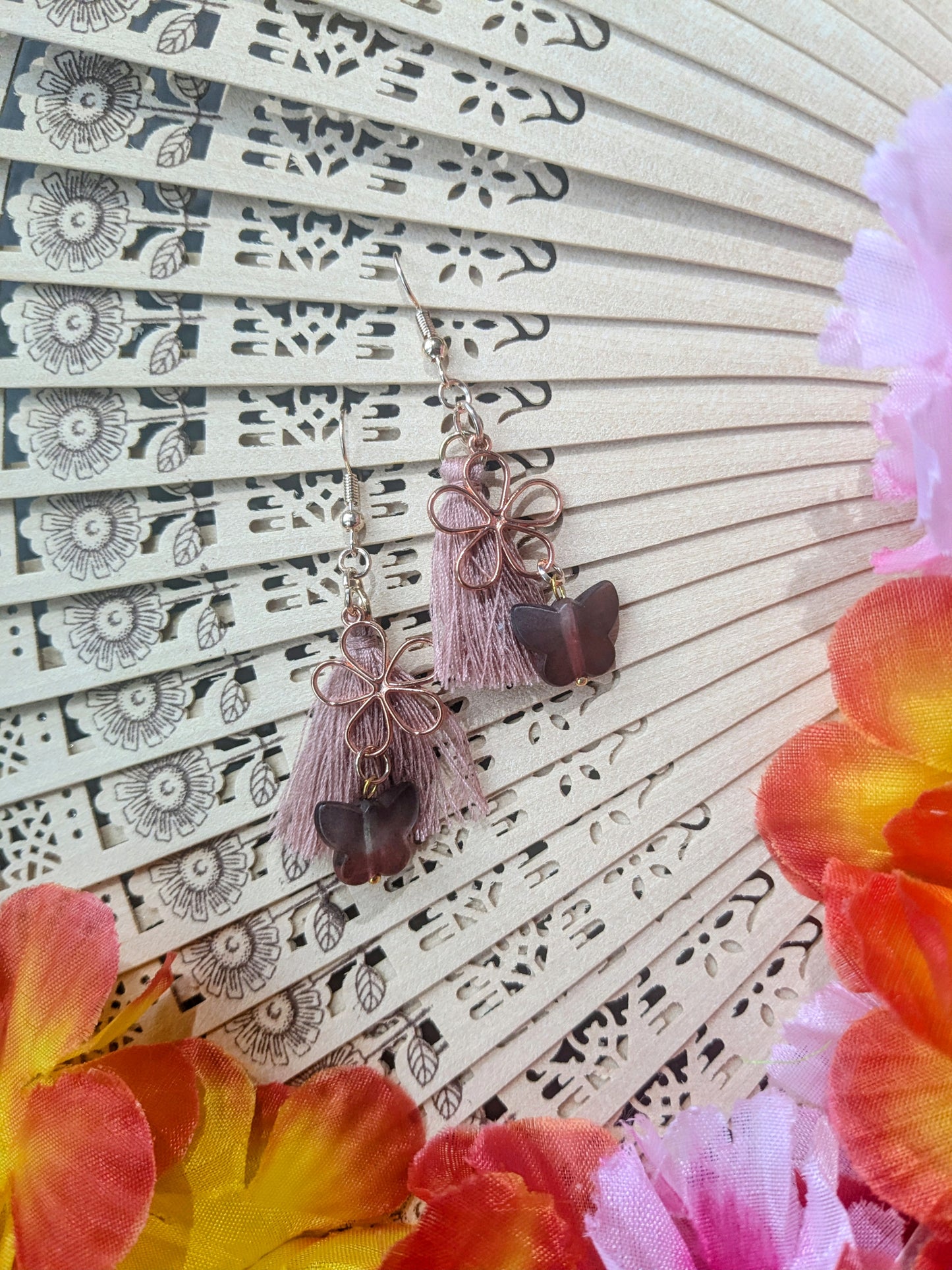 Eaerring with pendant and tassel