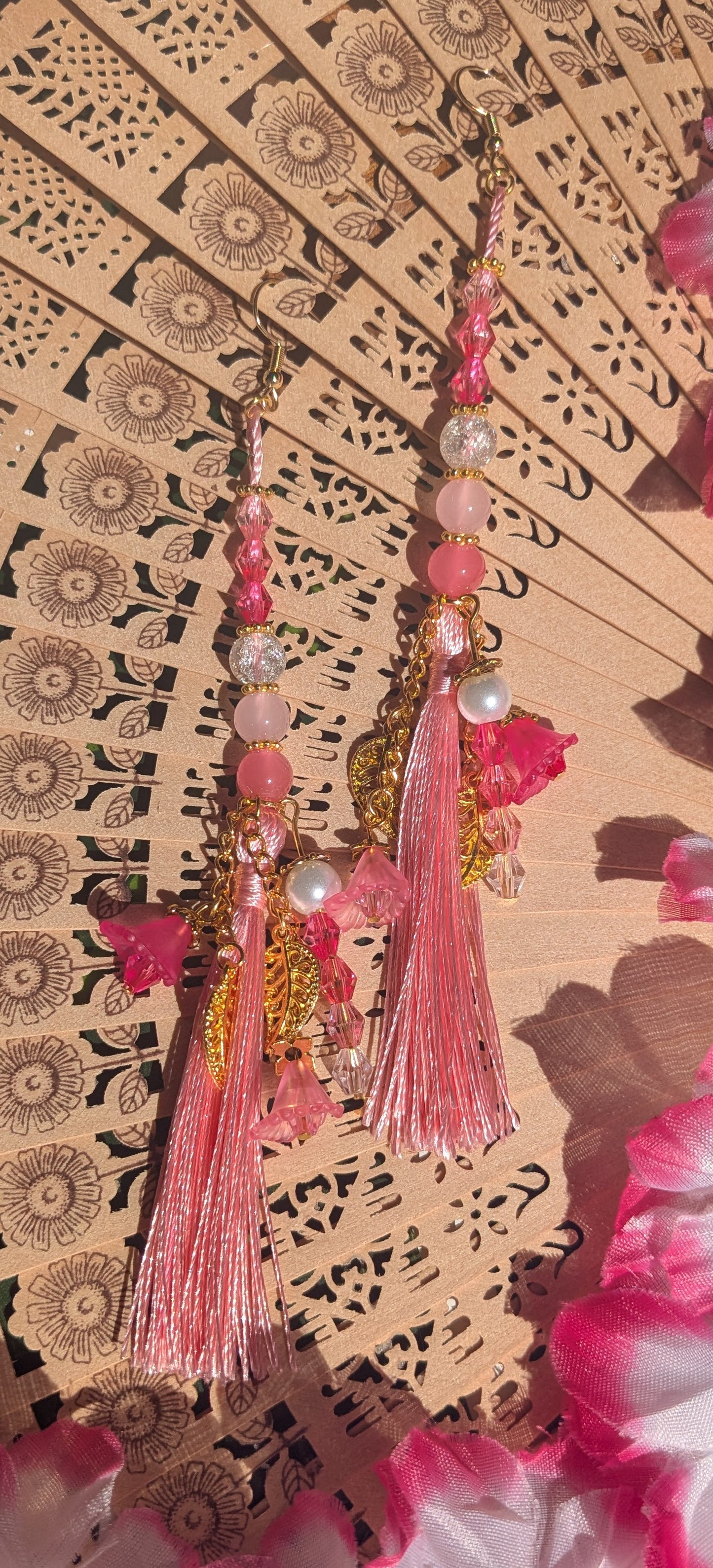 Earring with tassel, beads and flowers