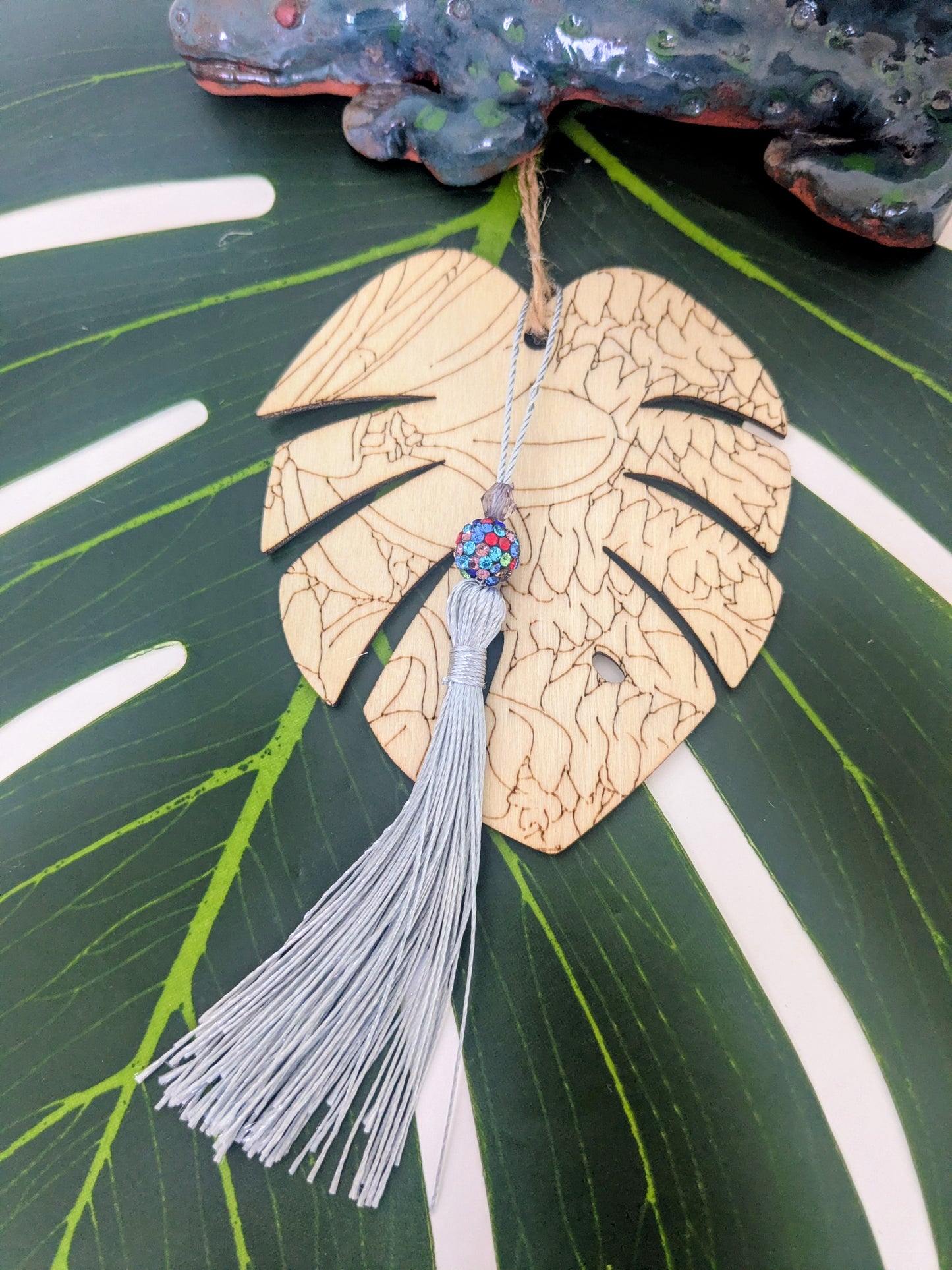 19 colors - Wooden air freshner with tassel and beads