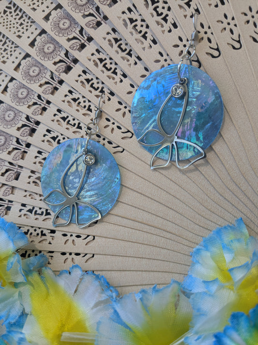 Earring with birth stone and shell