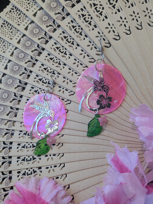 Earring with shell, flower and pendant