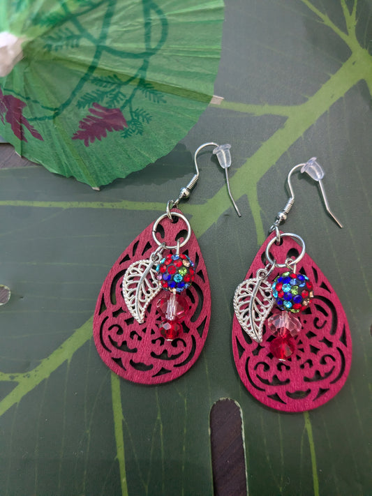 Earring with beads and pendant
