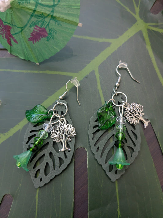 Earring with beads and pendant