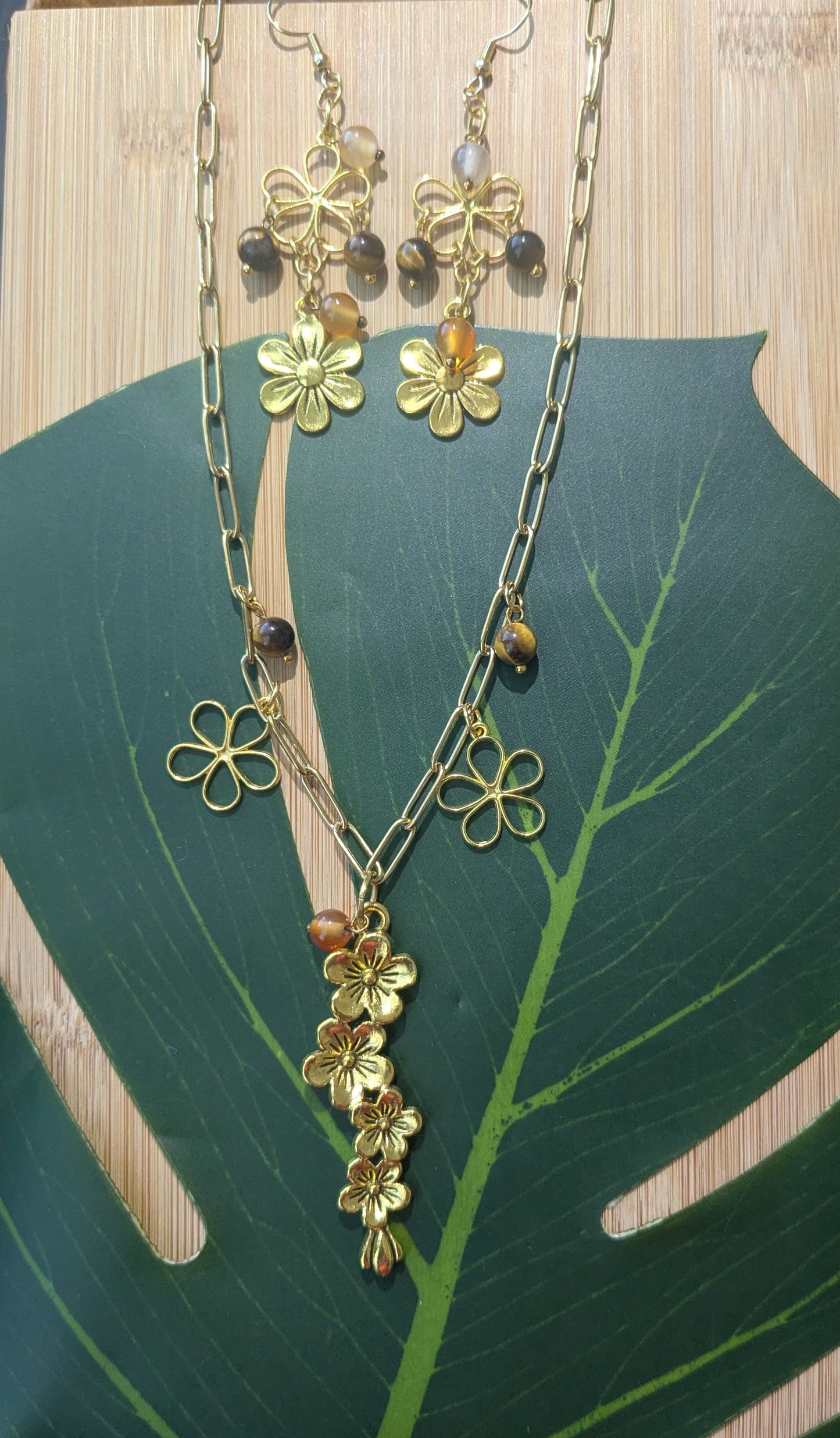 Necklace/ Earring set