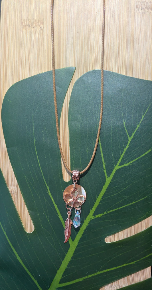 Leather necklace with shell and pendant