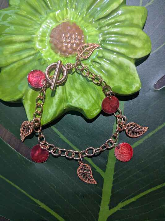 Chain bracelt with shell charms