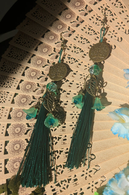 Earring with tassel, leaf and flower