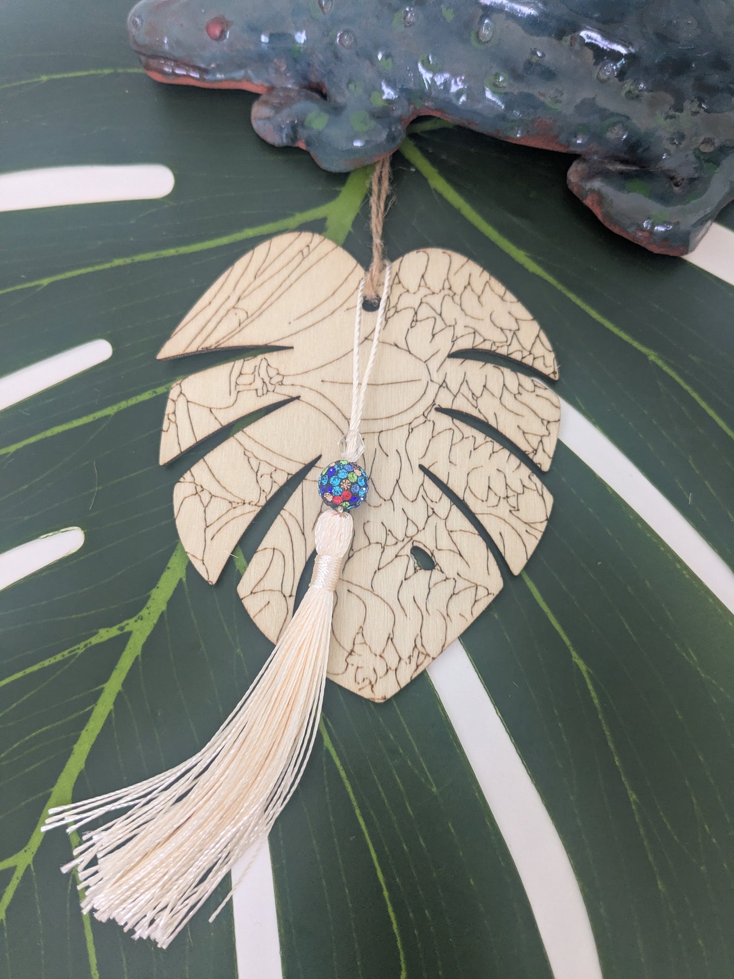 19 colors - Wooden air freshner with tassel and beads