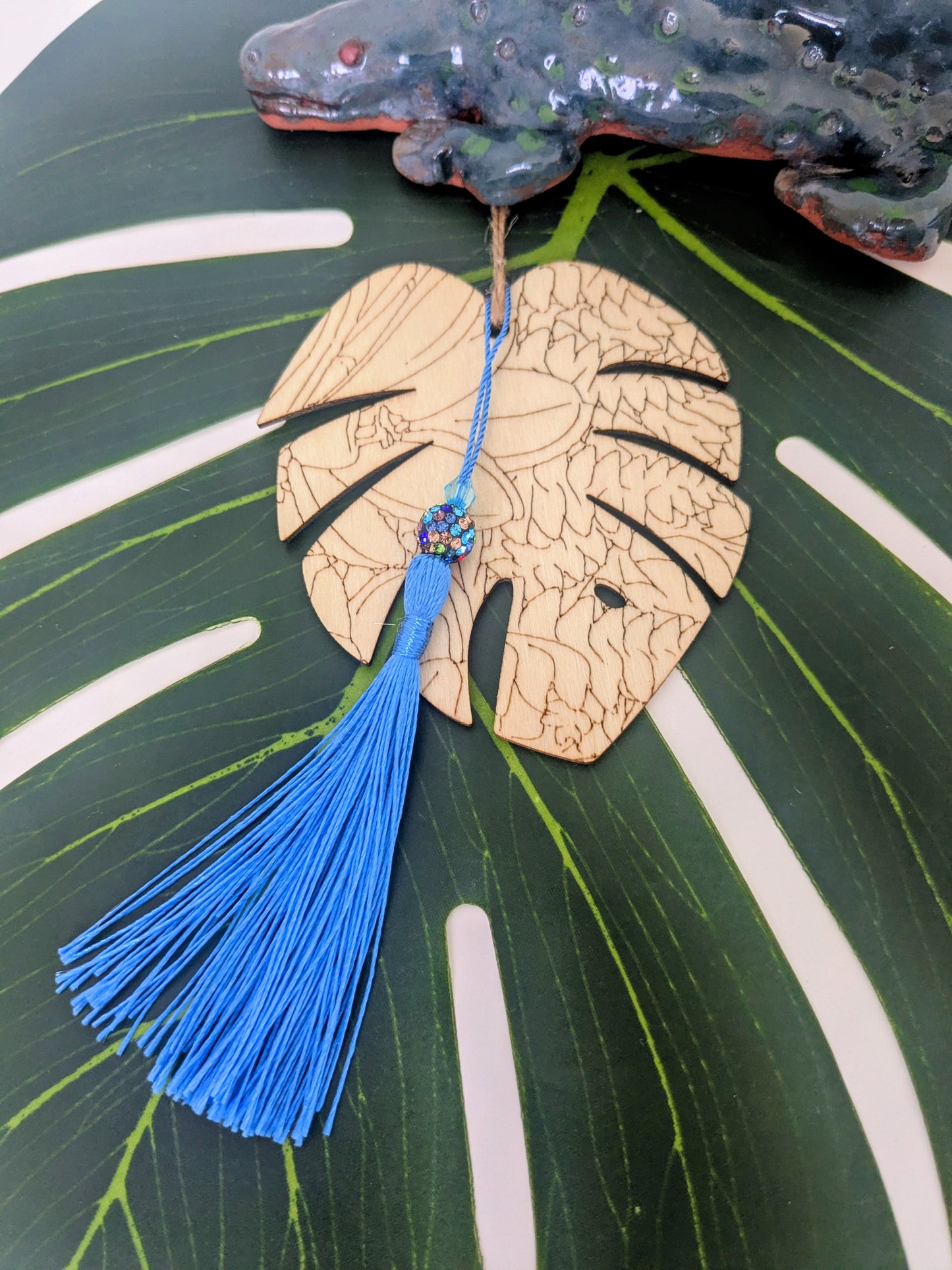19 colors - Wooden air freshner with tassel and beads