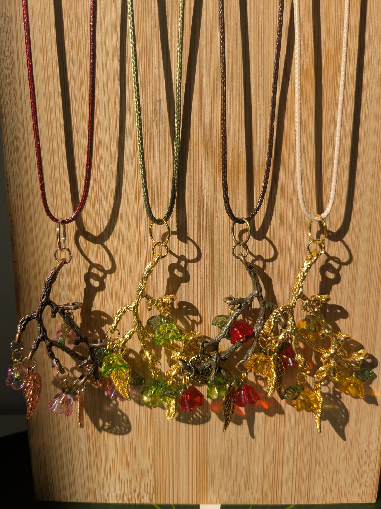 4 colors - Leather necklace with floral pendant